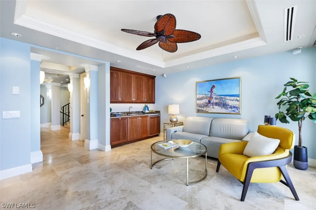 221 Harbour Drive Naples FL 34103