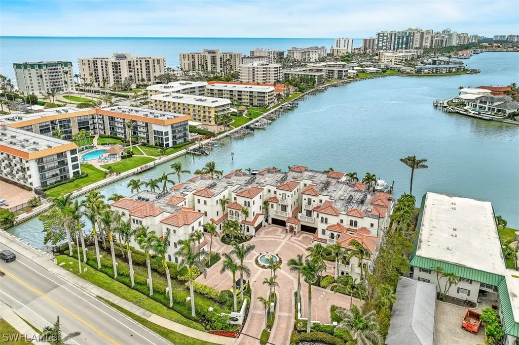 221 Harbour Drive Naples FL 34103