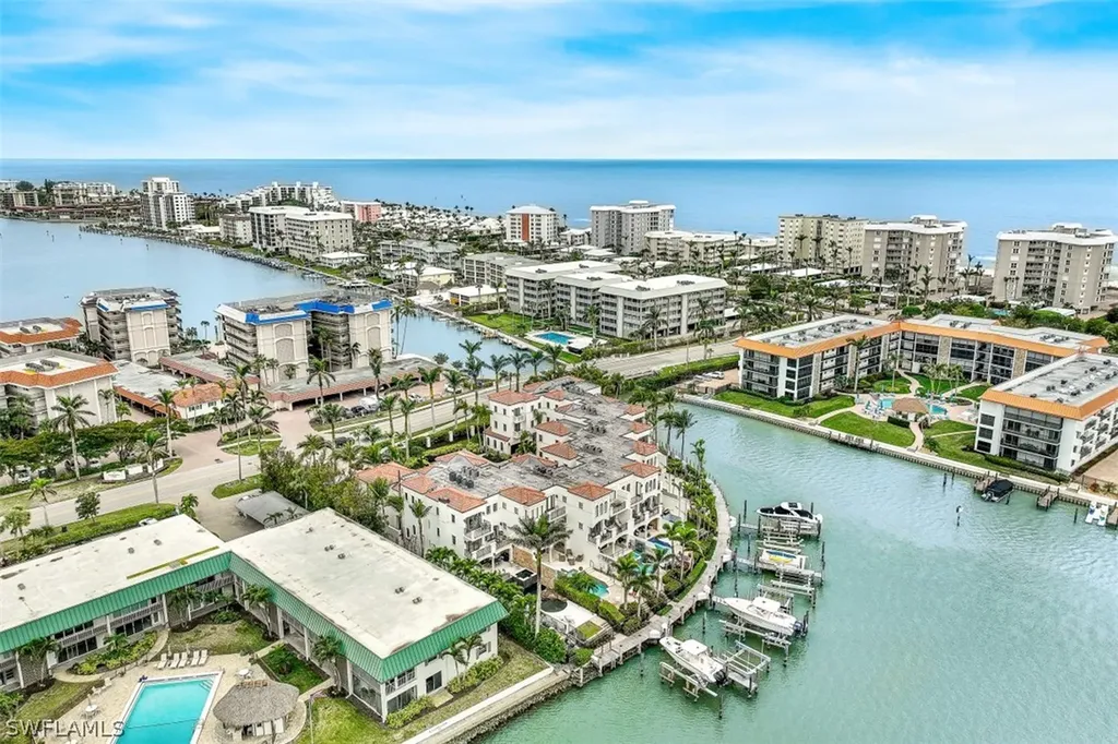 221 Harbour Drive Naples FL 34103