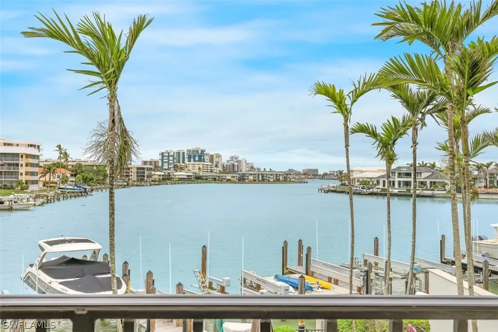 221 Harbour Drive Naples FL 34103