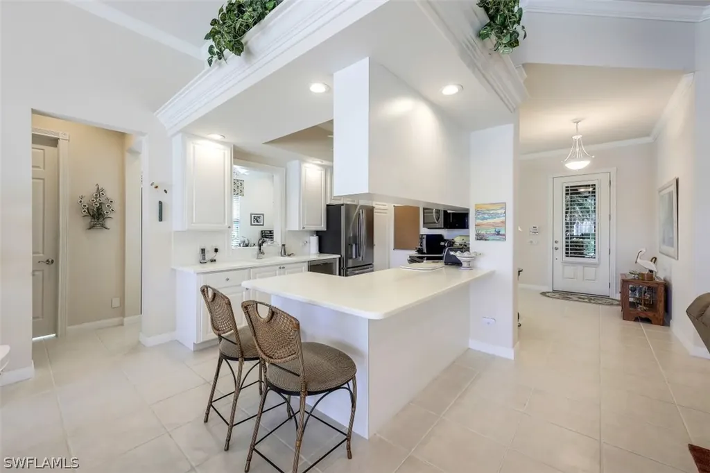 4334 Queen Elizabeth Way Naples FL 34119