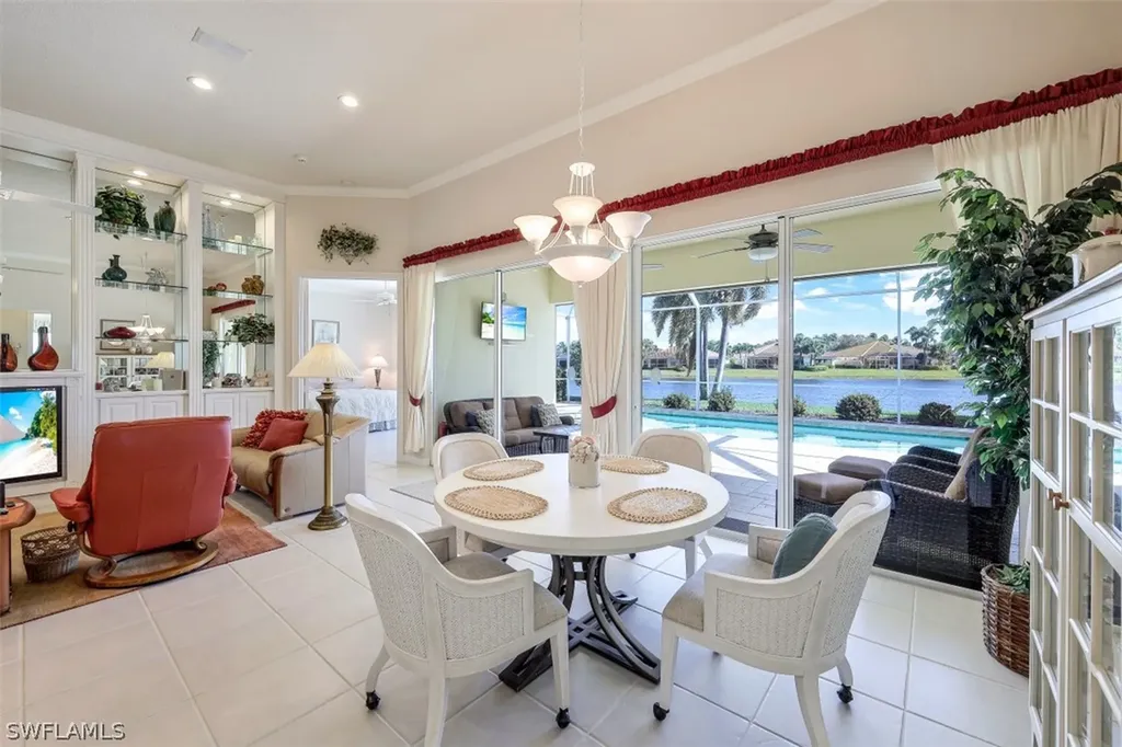 4334 Queen Elizabeth Way Naples FL 34119