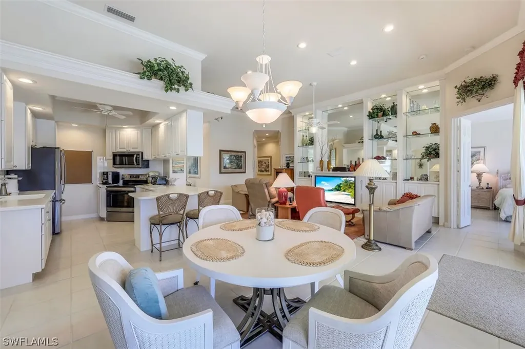 4334 Queen Elizabeth Way Naples FL 34119