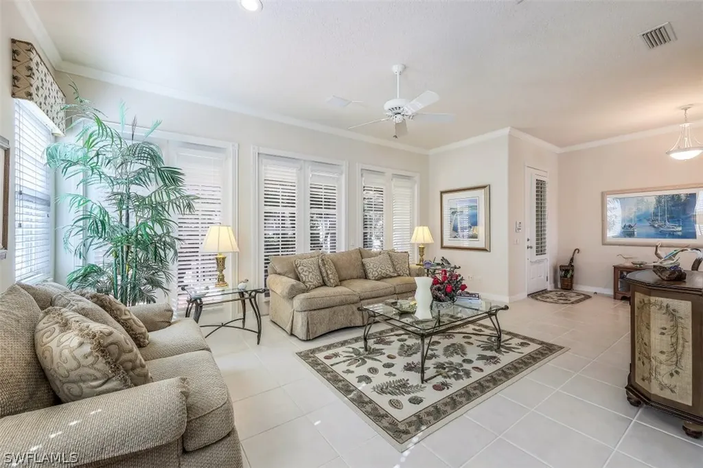 4334 Queen Elizabeth Way Naples FL 34119