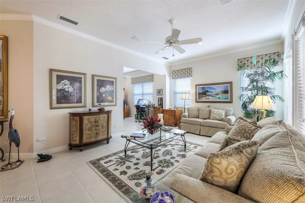 4334 Queen Elizabeth Way Naples FL 34119