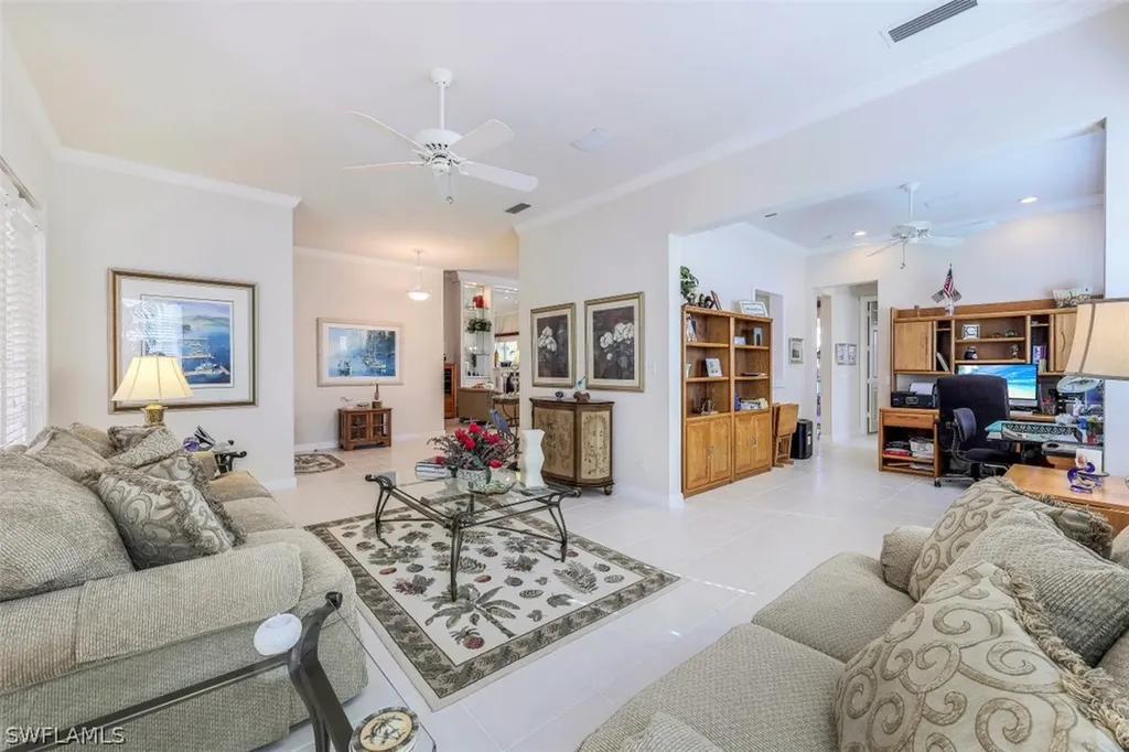 4334 Queen Elizabeth Way Naples FL 34119