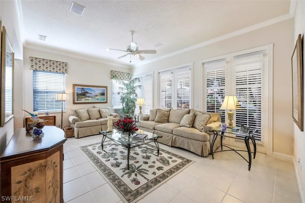 4334 Queen Elizabeth Way Naples FL 34119