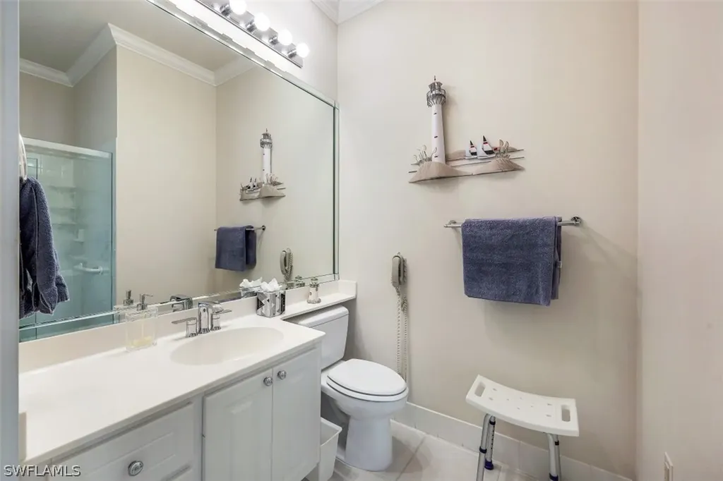4334 Queen Elizabeth Way Naples FL 34119