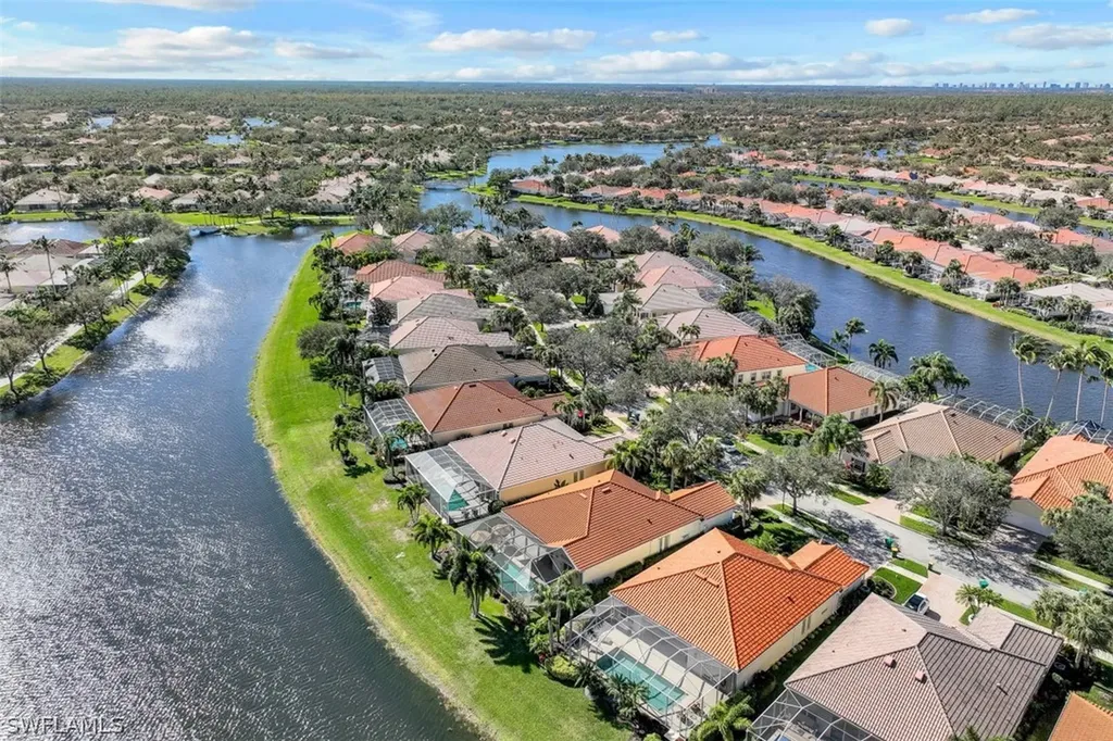 4334 Queen Elizabeth Way Naples FL 34119