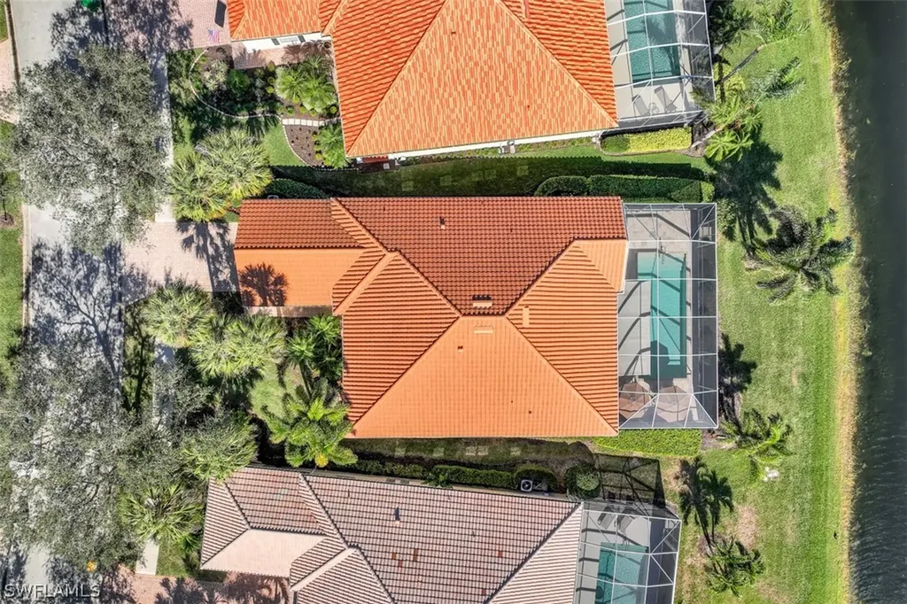 4334 Queen Elizabeth Way Naples FL 34119