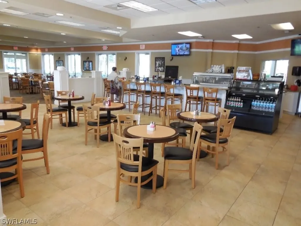 4334 Queen Elizabeth Way Naples FL 34119
