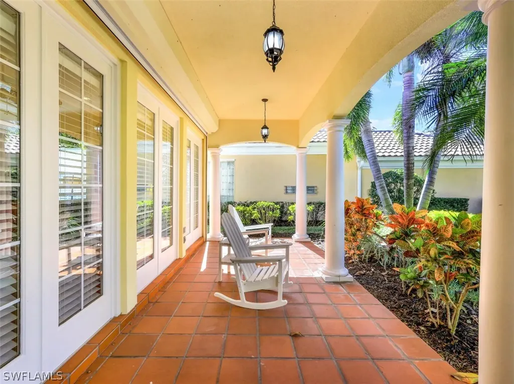 4334 Queen Elizabeth Way Naples FL 34119