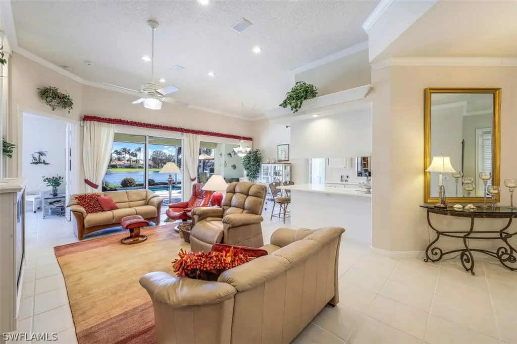 4334 Queen Elizabeth Way Naples FL 34119