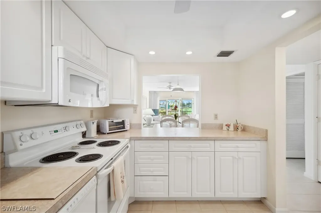 21 High Point Circle E Naples FL 34103
