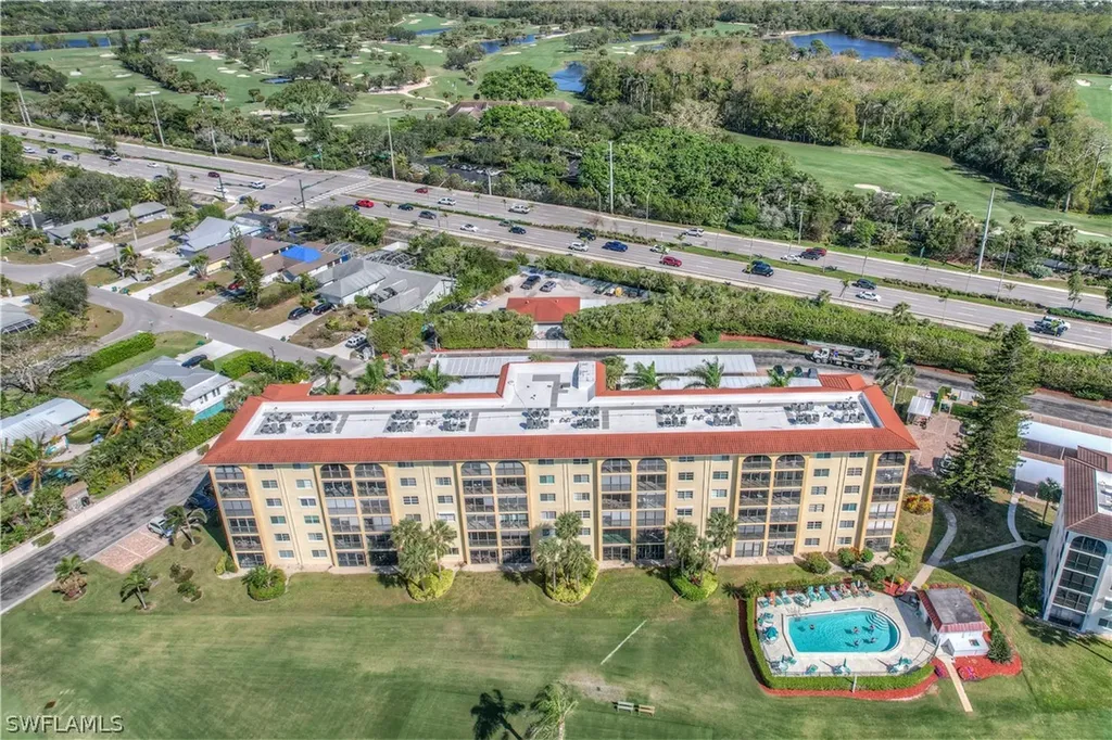 21 High Point Circle E Naples FL 34103