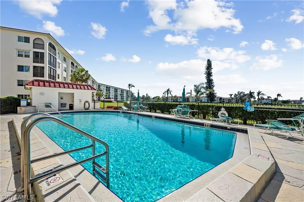 21 High Point Circle E Naples FL 34103