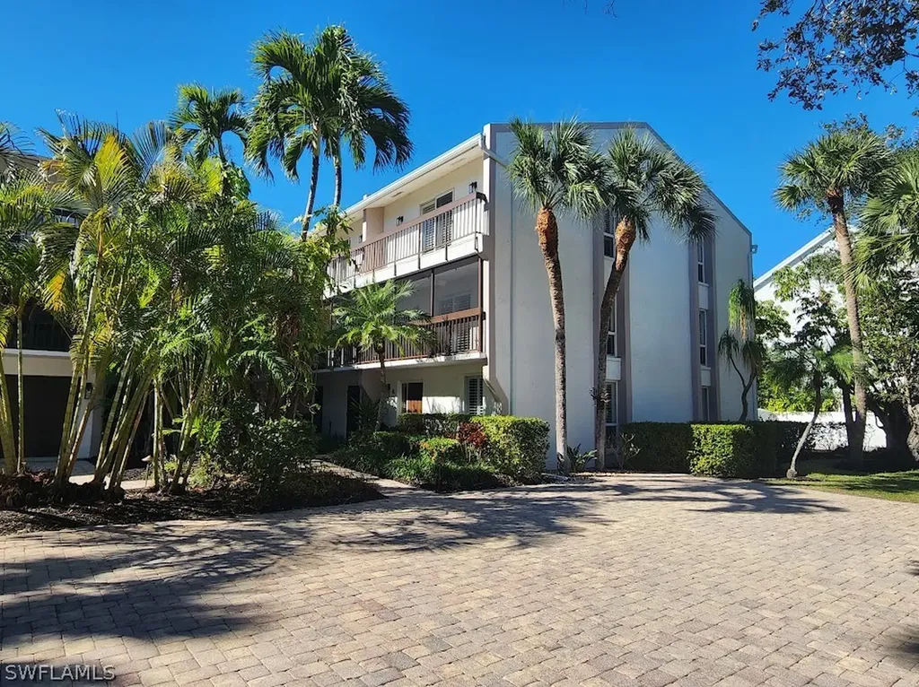 Naples FL, 995 9th Avenue S, Unit 6