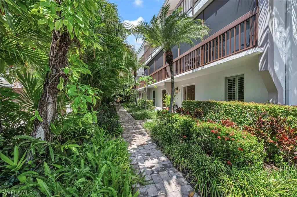 995 9th Avenue S Naples FL 34102
