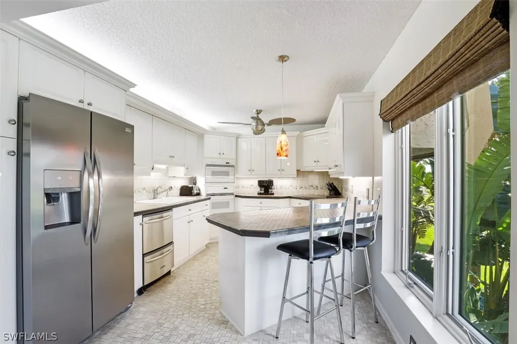 102 Clubhouse Drive Naples FL 34105