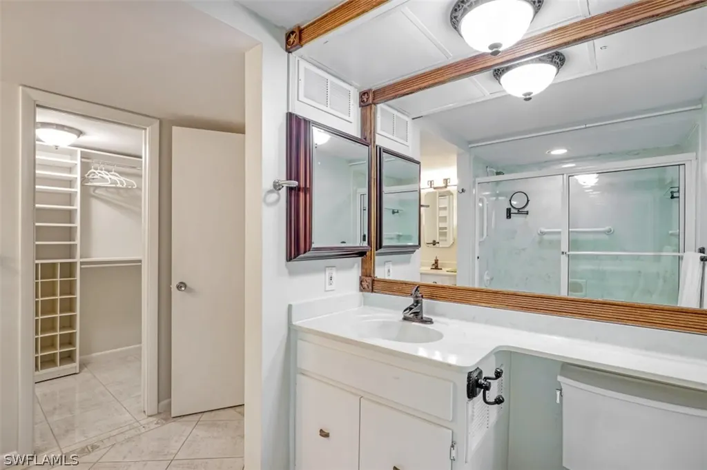 102 Clubhouse Drive Naples FL 34105