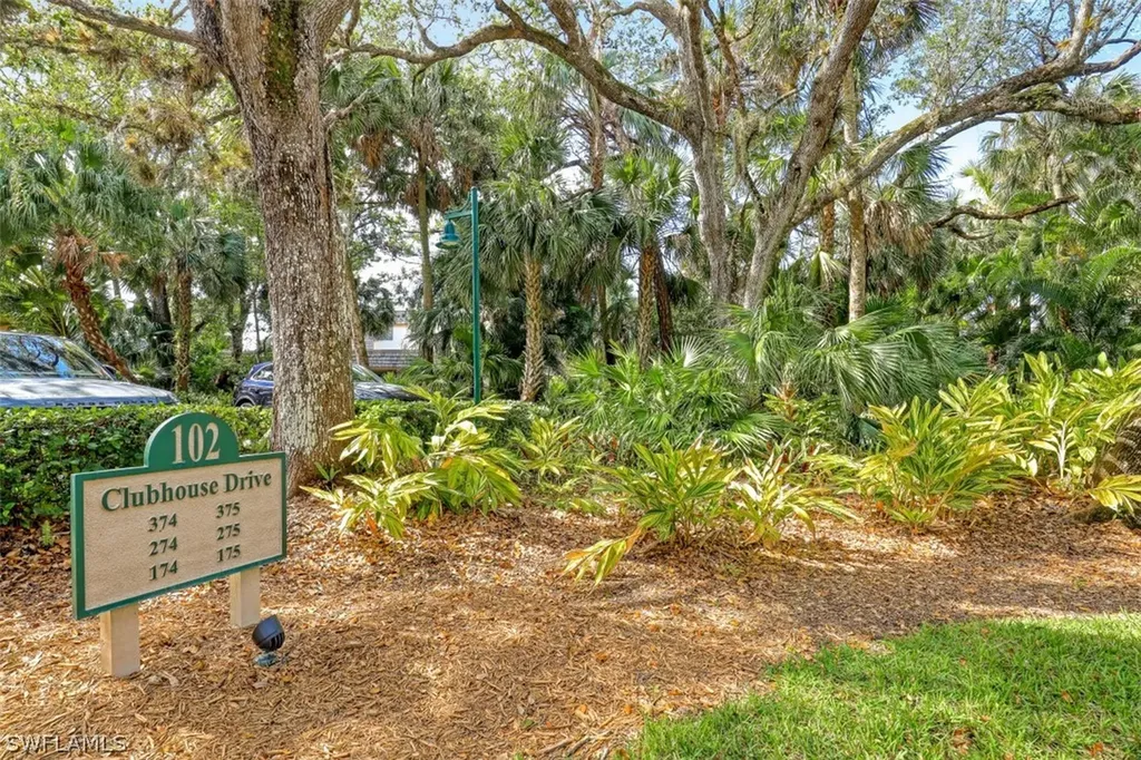 102 Clubhouse Drive Naples FL 34105