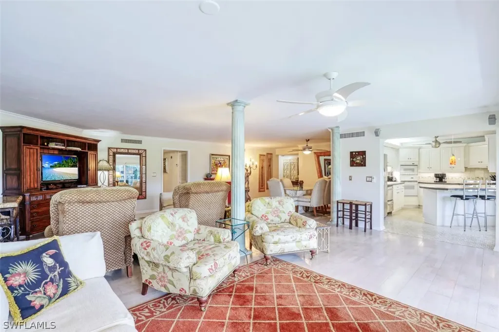 102 Clubhouse Drive Naples FL 34105