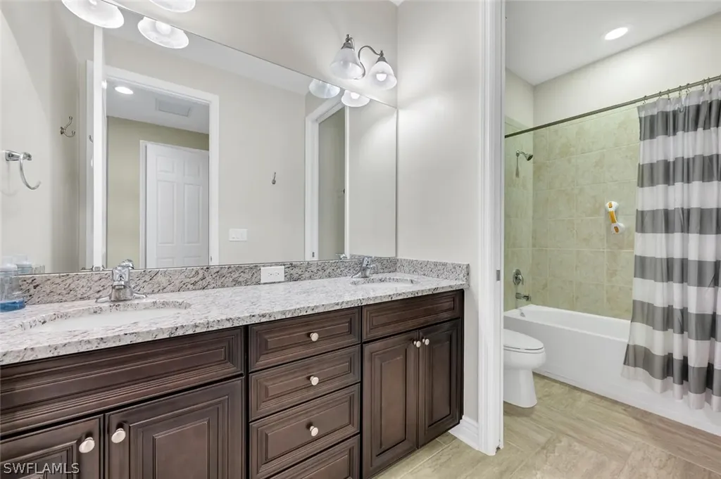 9066 Albion Lane N Naples FL 34113