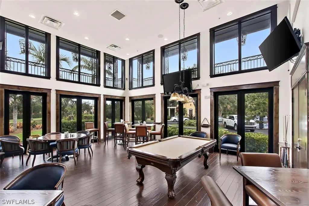 9066 Albion Lane N Naples FL 34113