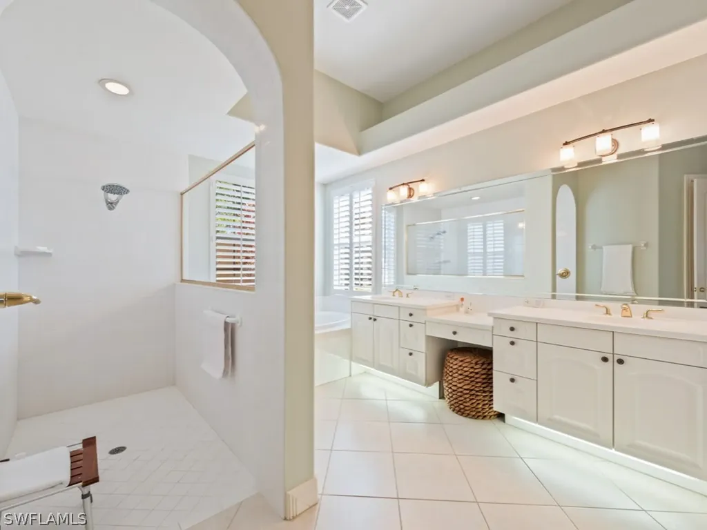948 Glen Lake Circle Naples FL 34119