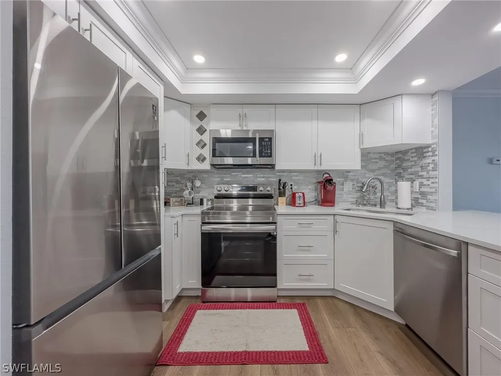 53 High Point Circle W Naples FL 34103
