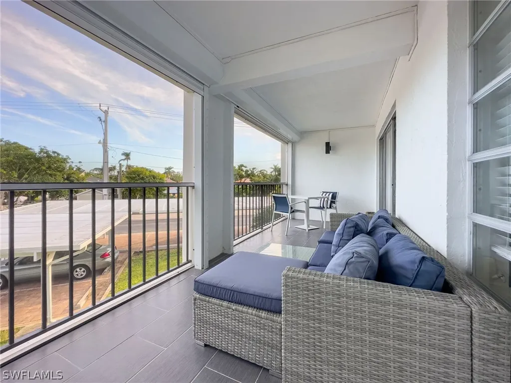 53 High Point Circle W Naples FL 34103