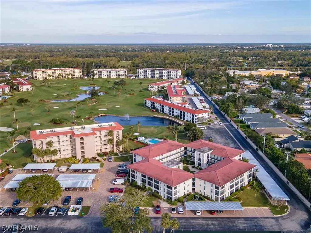 53 High Point Circle W Naples FL 34103