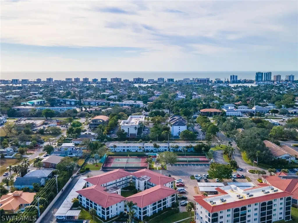 53 High Point Circle W Naples FL 34103
