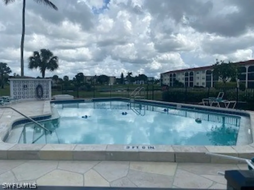 53 High Point Circle W Naples FL 34103