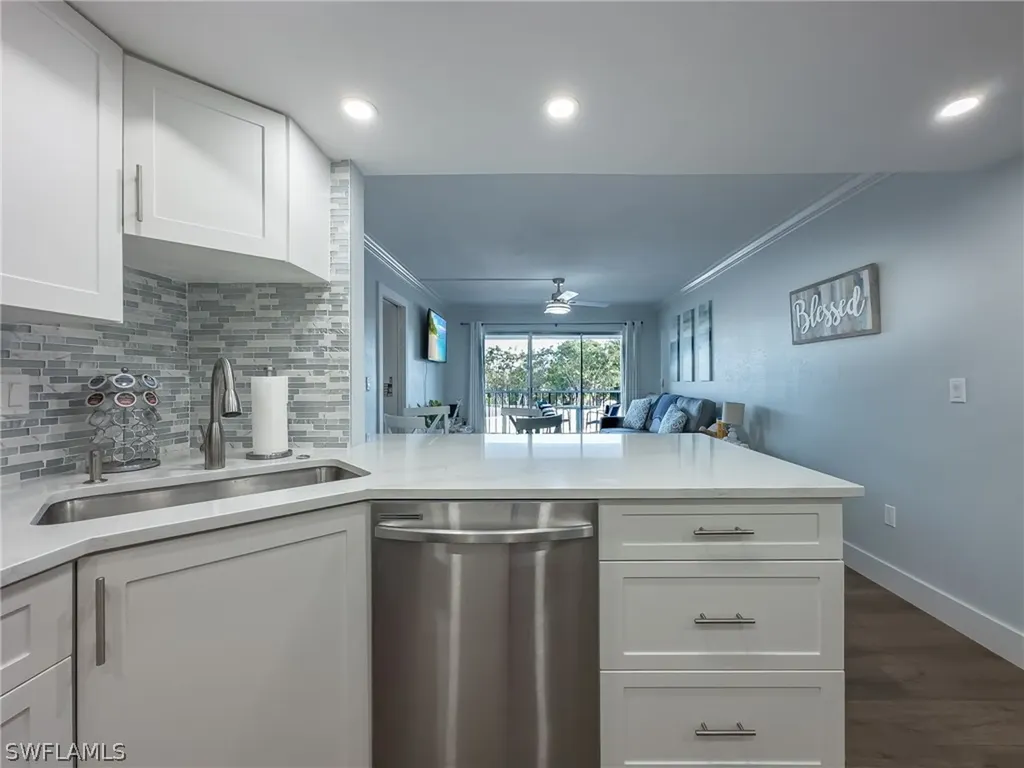 53 High Point Circle W Naples FL 34103