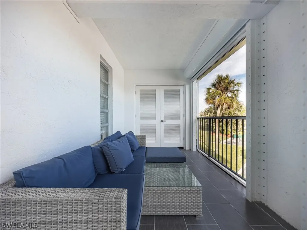 53 High Point Circle W Naples FL 34103