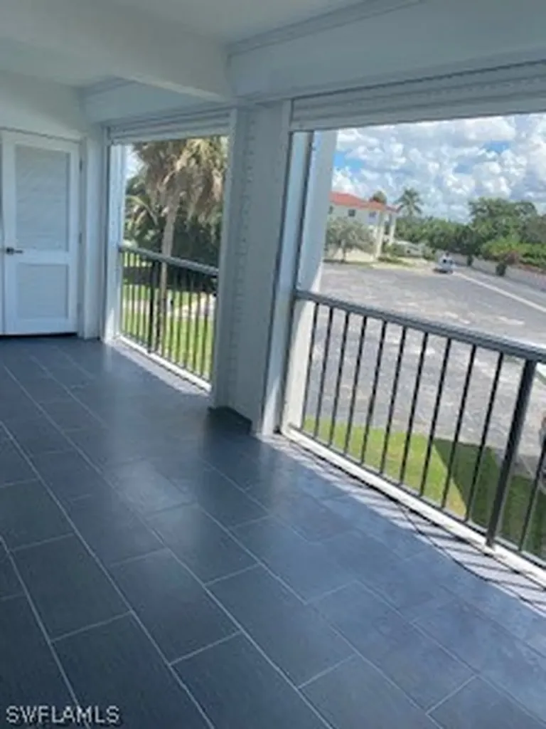 53 High Point Circle W Naples FL 34103
