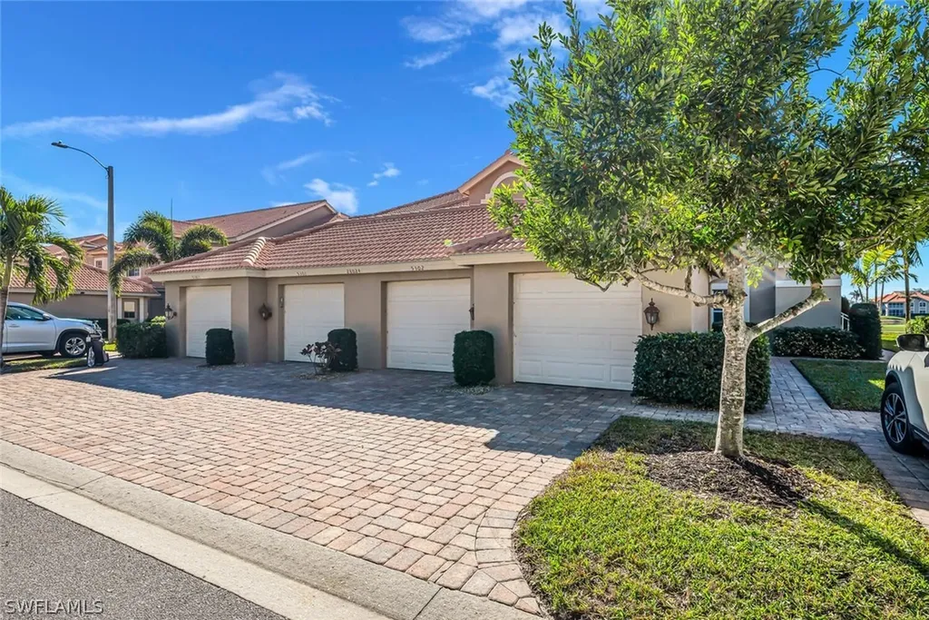 28024 Cavendish Court Bonita Springs FL 34135
