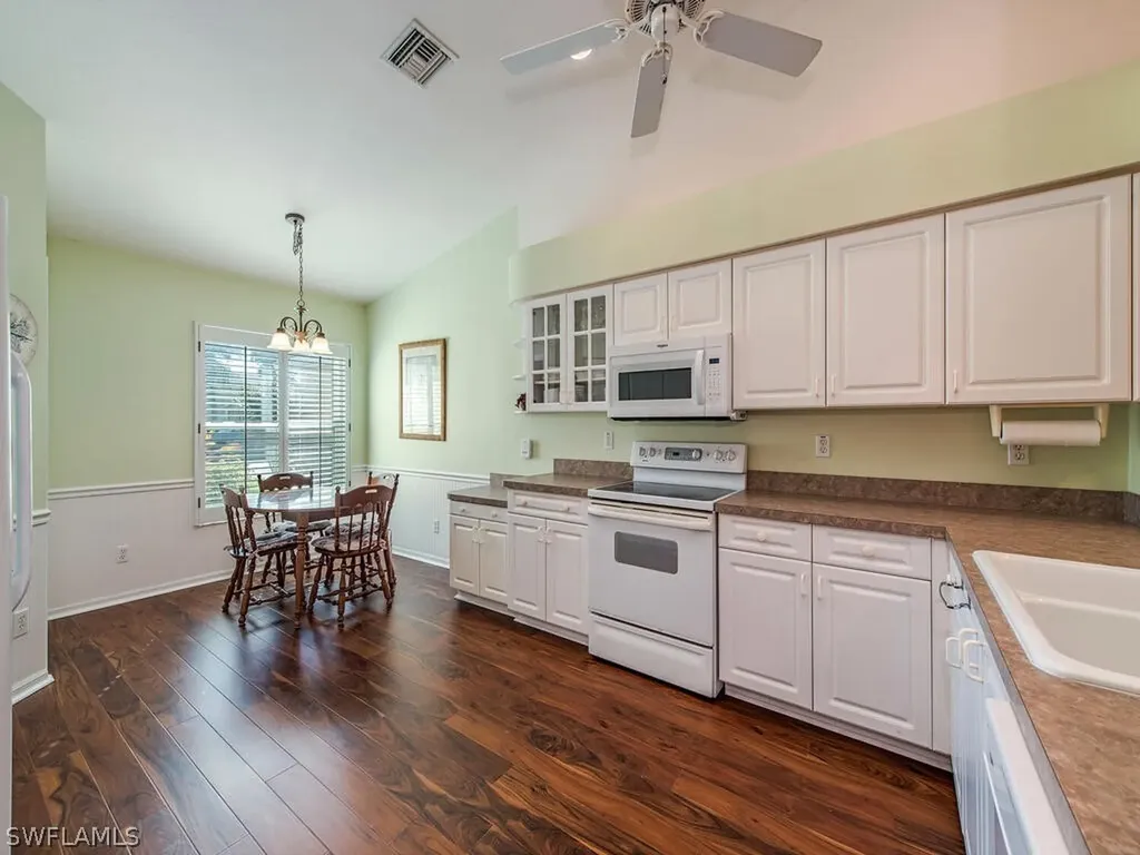5708 Greenwood Circle Naples FL 34112