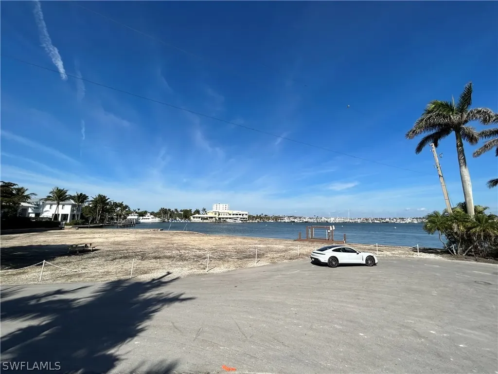 754 16th Avenue S Naples FL 34102