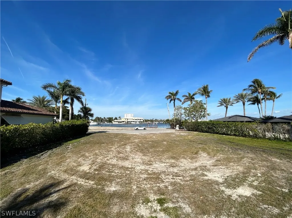 754 16th Avenue S Naples FL 34102