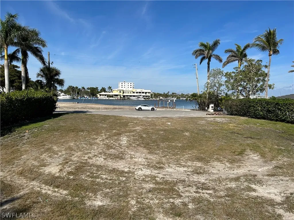 754 16th Avenue S Naples FL 34102