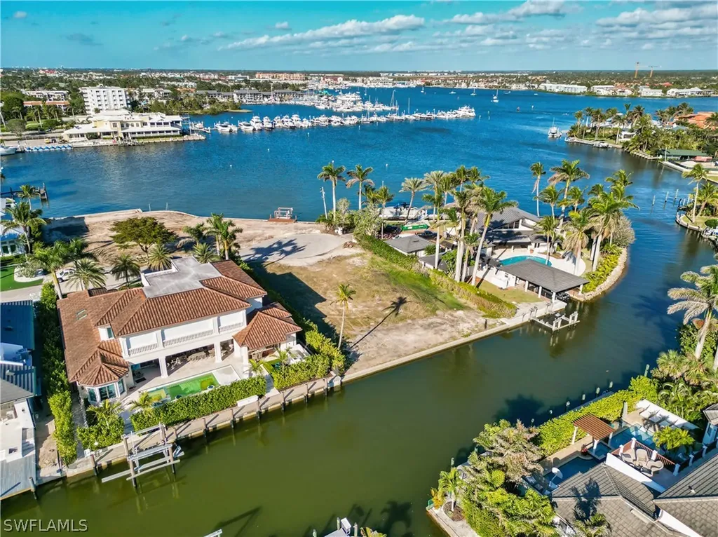 754 16th Avenue S Naples FL 34102