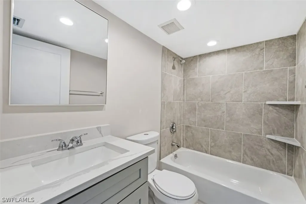 7797 Esmeralda Way Naples FL 34109