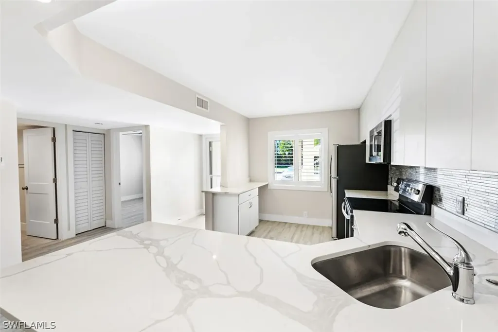 7797 Esmeralda Way Naples FL 34109