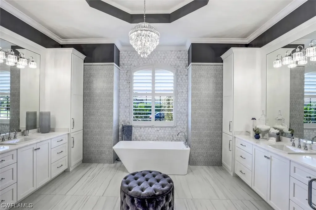 2700 Crystal Way Naples FL 34119