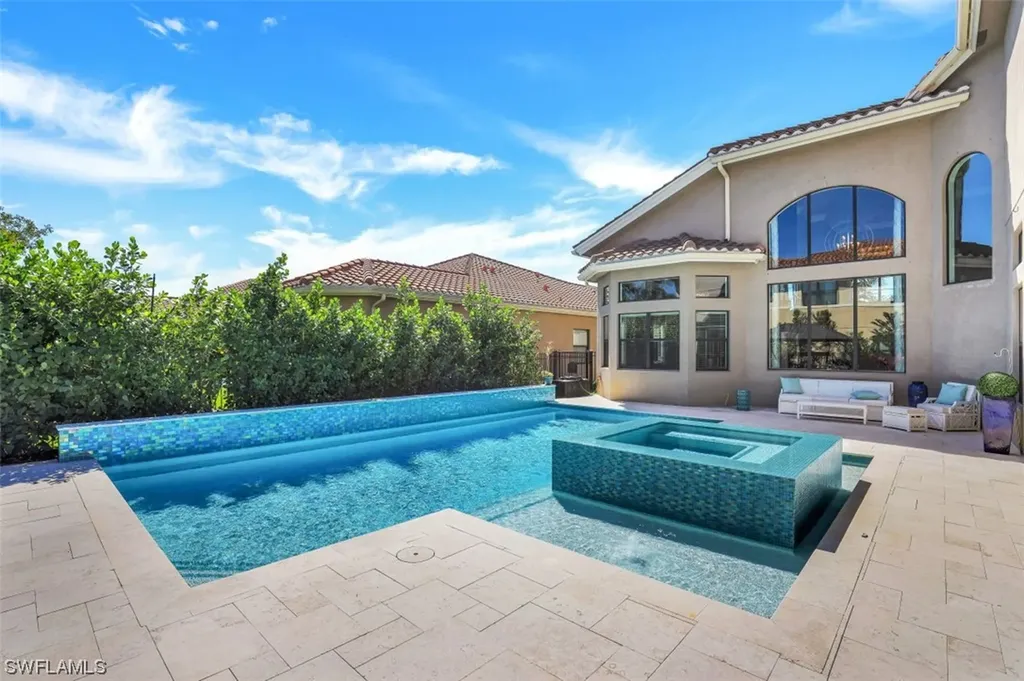 2700 Crystal Way Naples FL 34119