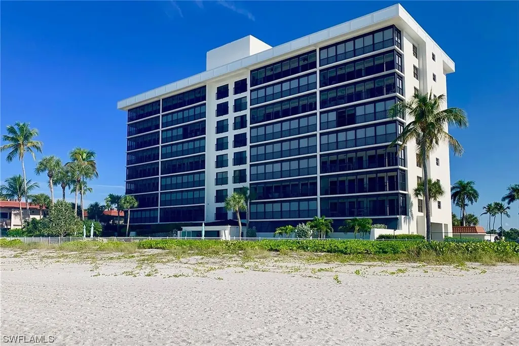 2171 Gulf Shore Boulevard N Naples FL 34102