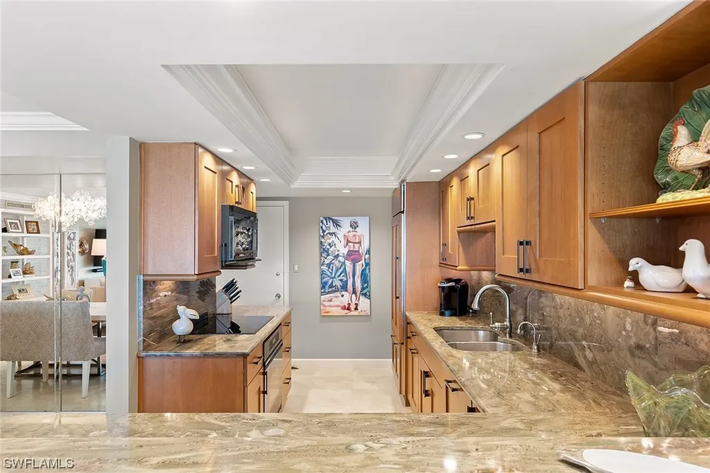 2171 Gulf Shore Boulevard N Naples FL 34102