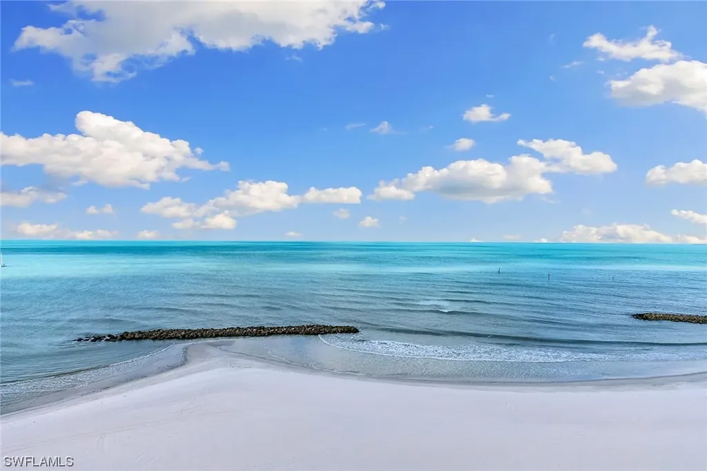 2171 Gulf Shore Boulevard N Naples FL 34102